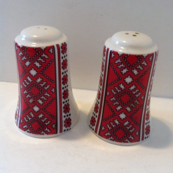 Dancer Salt and Pepper Shakers - Picture 2 of 4